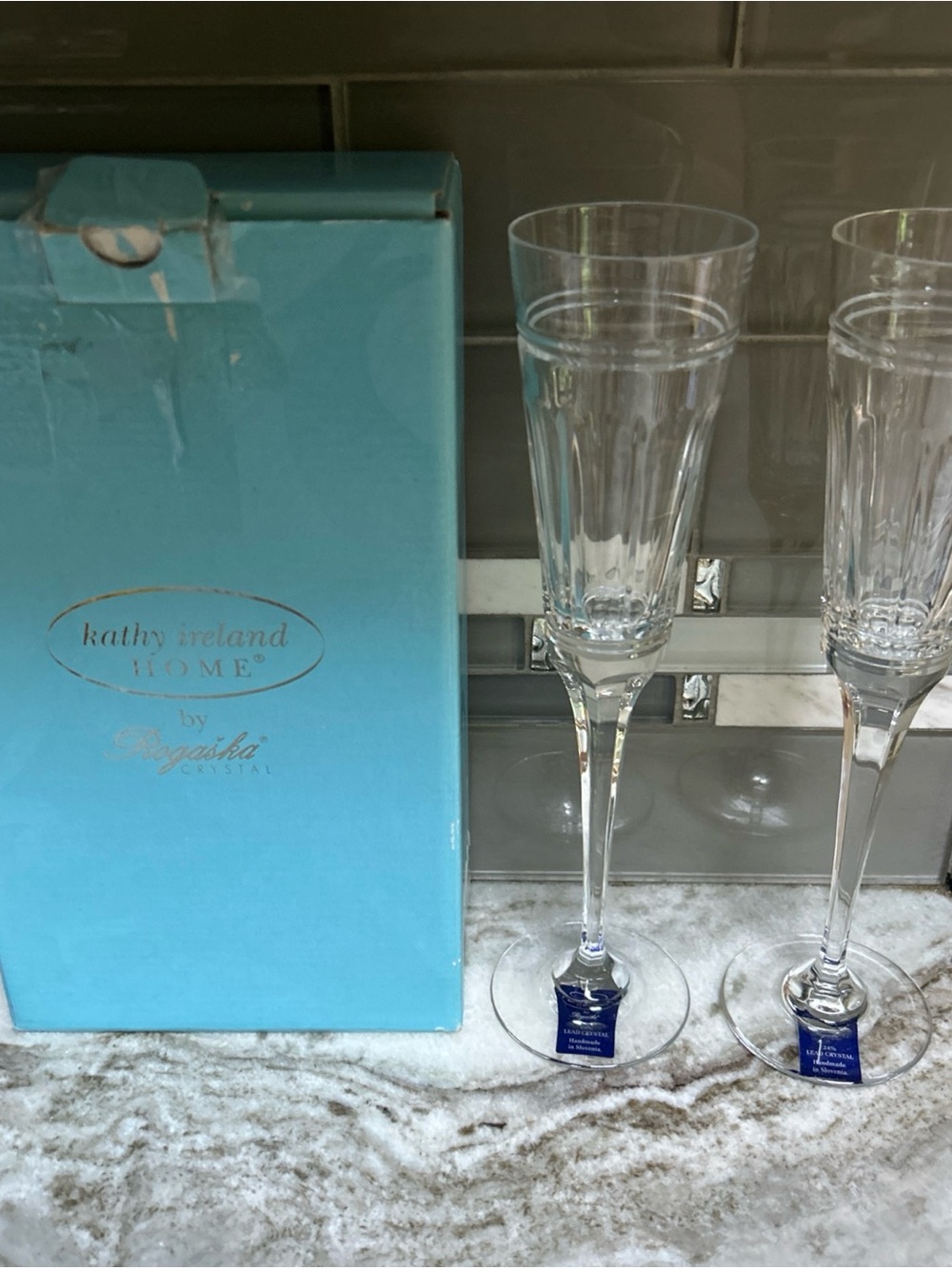 Kathy Ireland Home by Rogaska Crystal GRAND ESTATES CHAMPAGNE FLUTES NEW 100$. B
